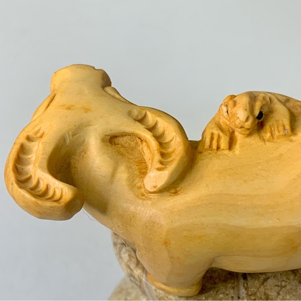 Ox Water Buffalo Netsuke Figurine Hand Carved Boxwood Wooden Animal Carving 2.8" - Picture 8 of 14